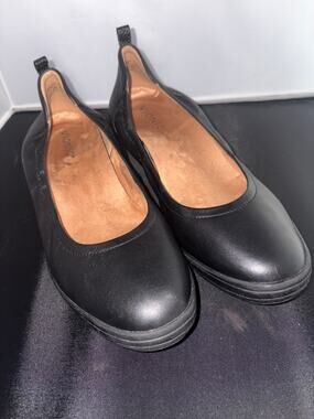 Vionic Jacey Slip‑On Wedge – Black Leather – Size 9.5 – Excellent Used Condition